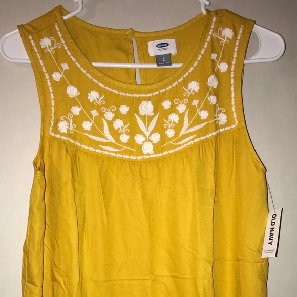 Top - Picture 2 of 2